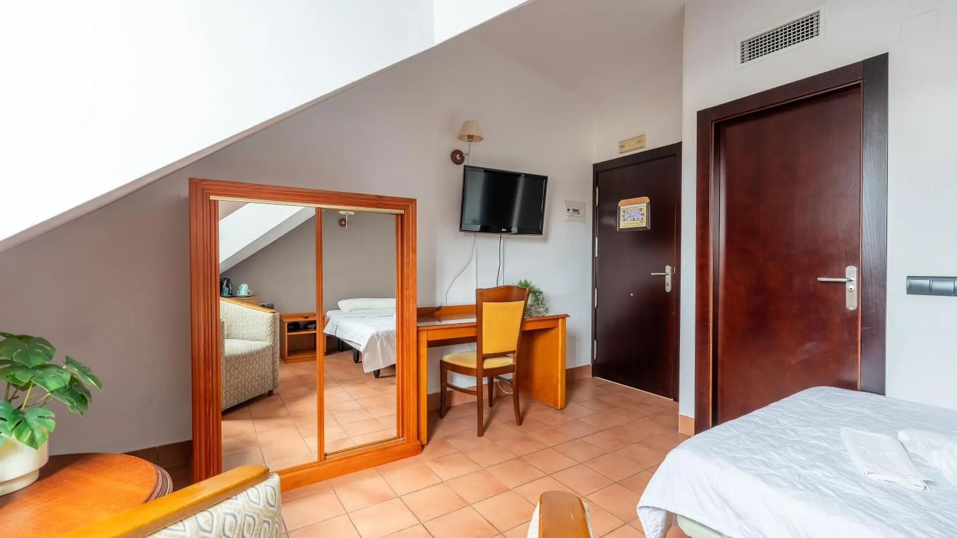 I Am La Posada Hotel And Apartment Benalmadena 0*,  Spain