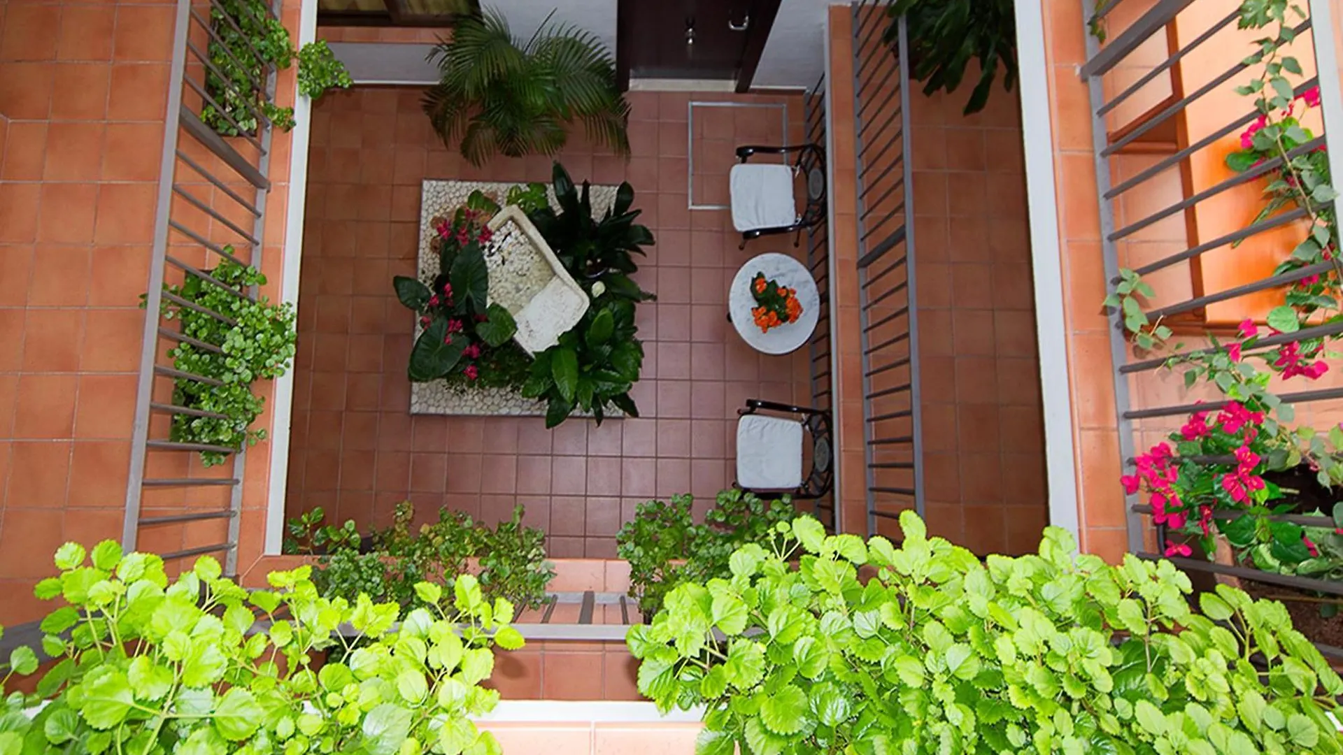 I Am La Posada Hotel And Apartment Benalmadena Bed & Breakfast